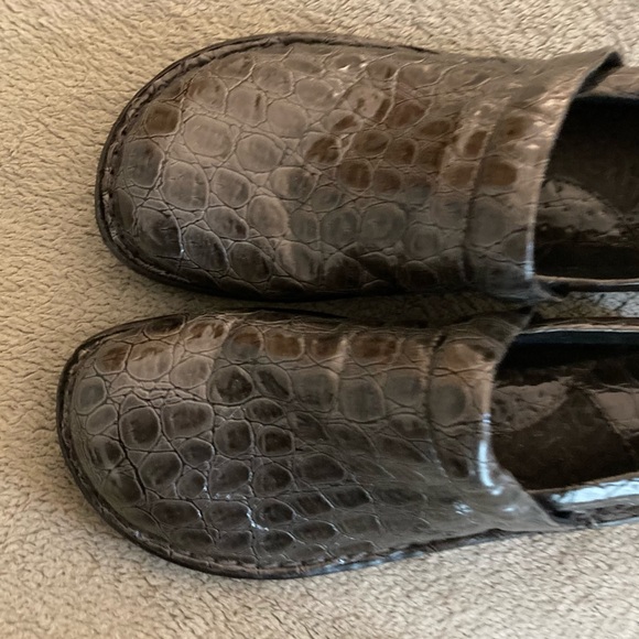 b. o. c. Black Pebbled Clogs - Picture 4 of 7